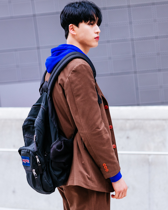 Cá tính thời trang đường phố tại Tuần lễ thời trang Seoul Thu-Đông 2018 (29)