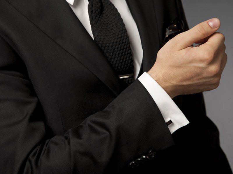 5 phụ kiện thời trang nam cơ bản đi cùng đồ Suit