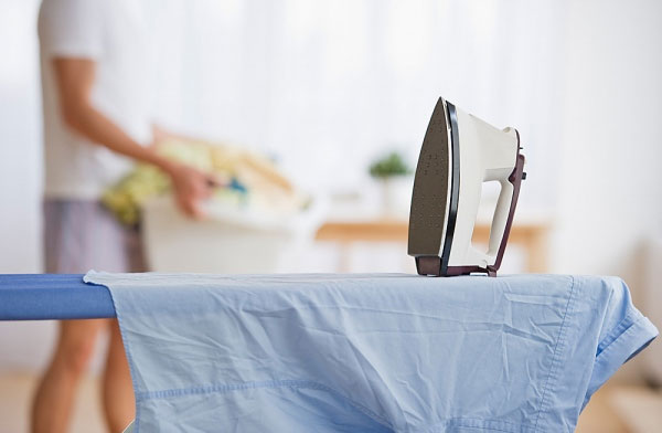 6 bí quyết bảo quản quần áo nam ít người biết