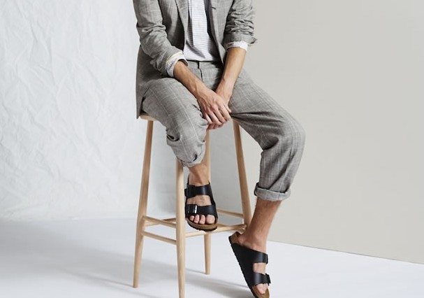 dép nam đẹp và suits