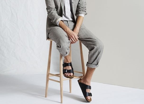 dép nam đẹp và suits