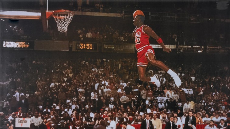 6 cái bắt tay tuyệt vời nhất trong thế giới thời trang - Micheal Jordan x Nike - elleman 2