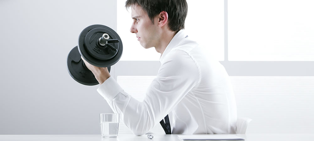 Tập thể dục nhẹ nhàng sau giờ ăn trưa cho chàng bận rộn