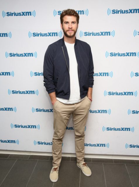 phong-cach-thoi-trang-Liam-Hemsworth-neutral-tones-3-elle-man