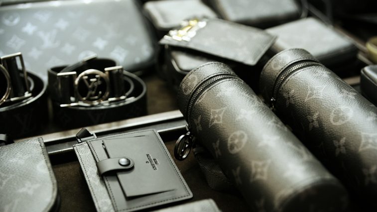 monogram eclipse - louis vuitton - elle man