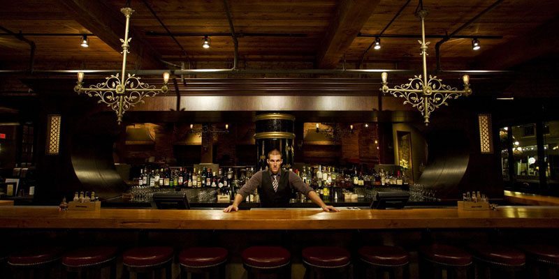 Đi bar – Chốn hào sảng của những quý ông