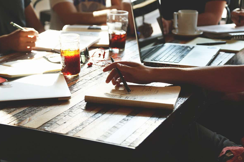 Tạp chí thời trang, môi trường tuyệt vời để cải thiện kỹ năng viết lách