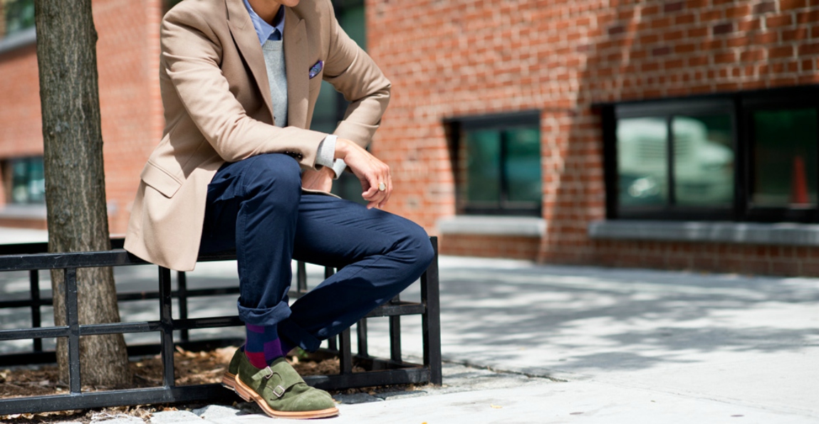 Những cách phối đồ với quần chinos xanh navy quyền lực