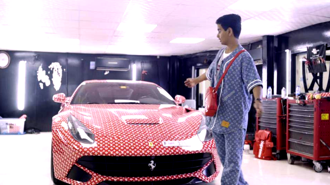 Money Kicks phủ kín siêu xe Ferrari với Supreme x LV - ELLE Man