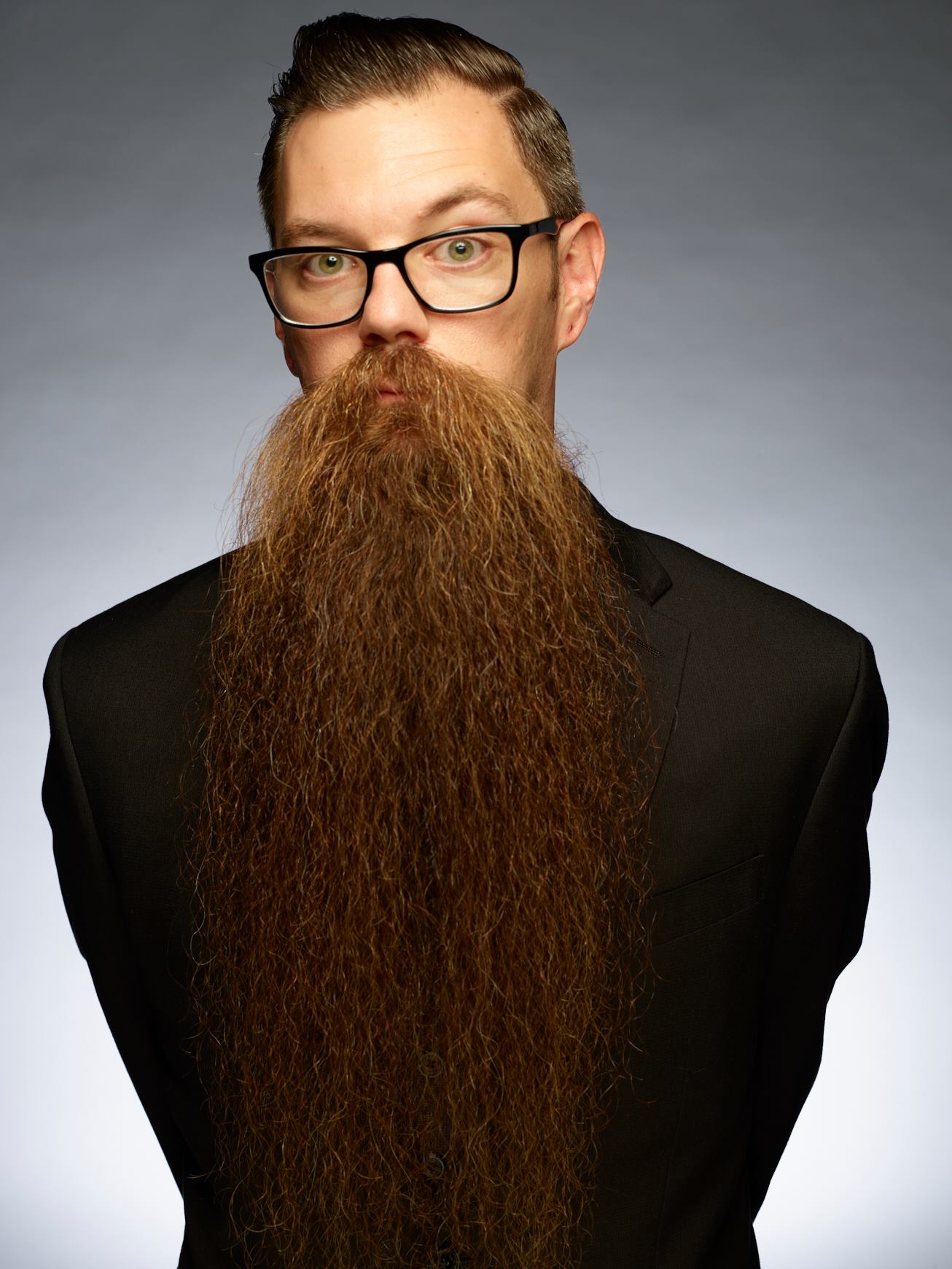 Человек с бородкой. Ханс Лангсет борода. Длинная борода. Мужчина с большой бородой. Огромная борода.