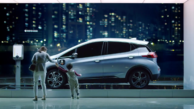 xe hoi dien chevrolet bolt EV - elle man 5