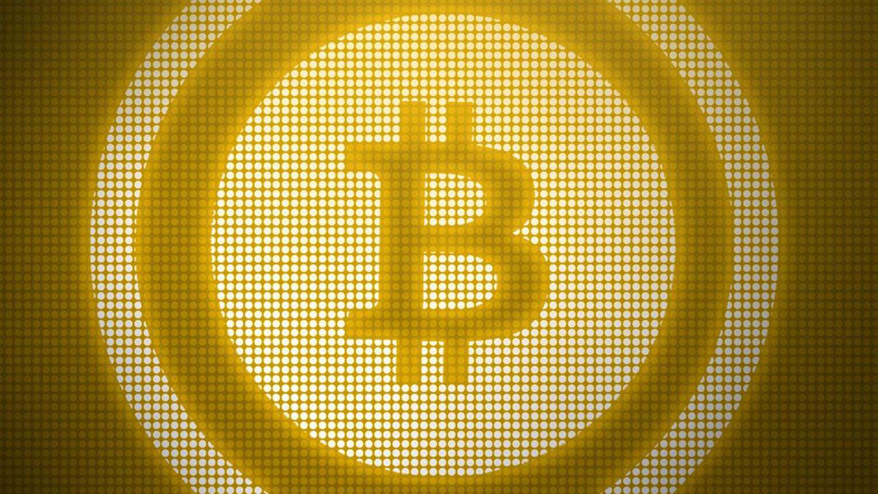 tien ao bitcoin - ELLE Man Cover