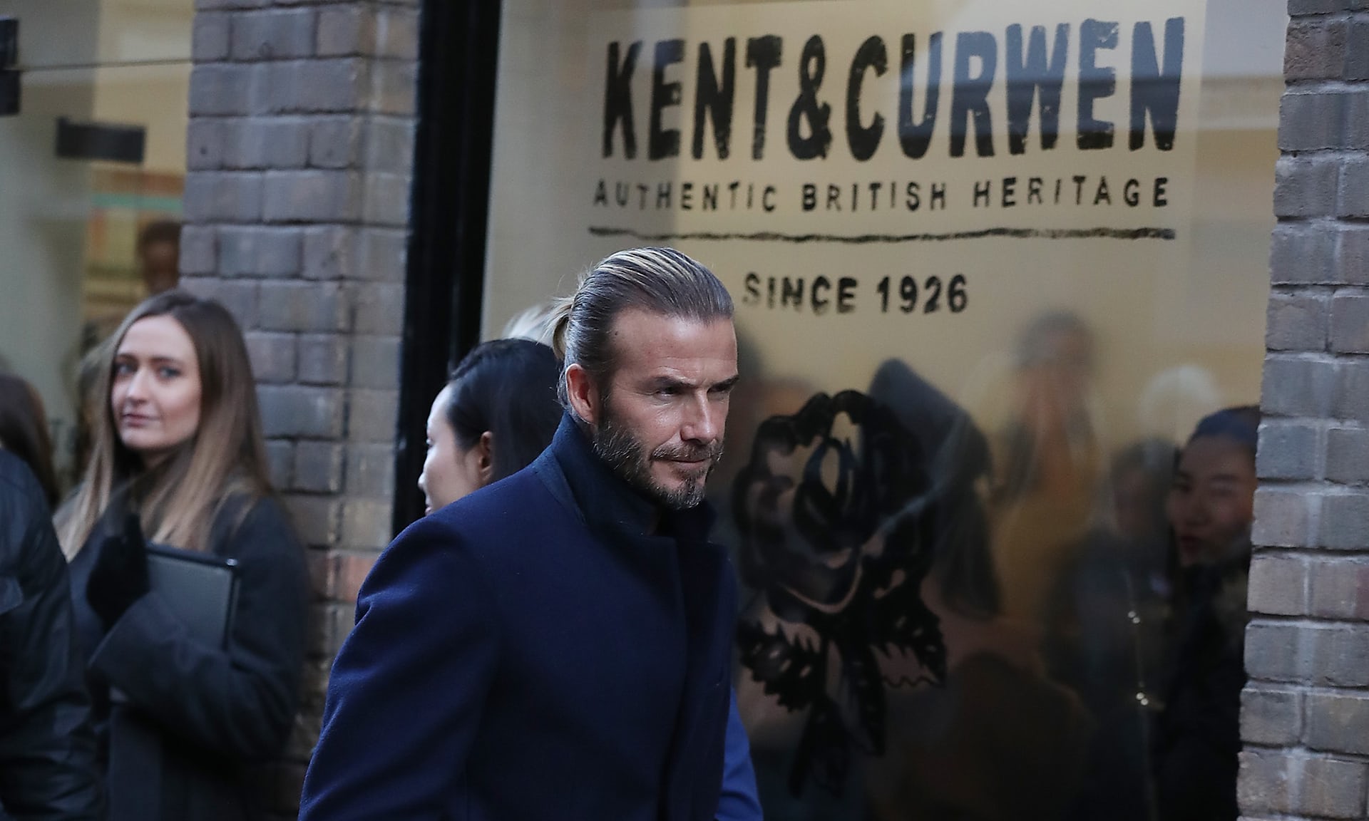 david-beckham-mang-thuong-hieu-den-voi-tuan-le-thoi-trang-london-nam-elleman