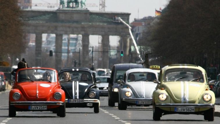 xe con bọ the beetle volkswagen - elle man 1