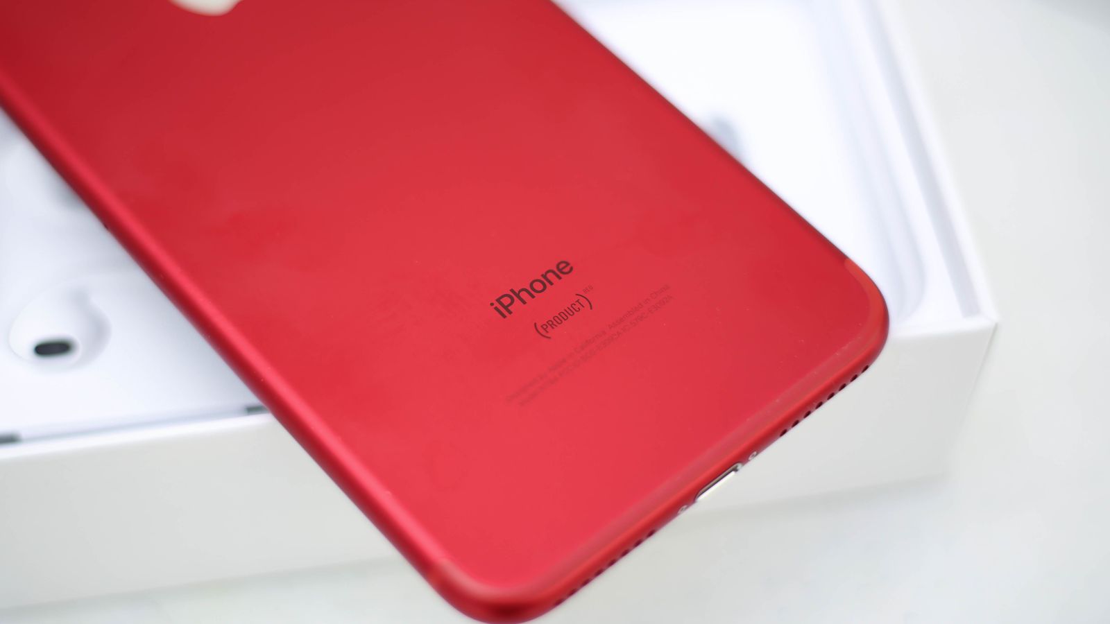 Công ty Apple ra mắt Iphone 8 và Iphone 8 Plus màu đỏ