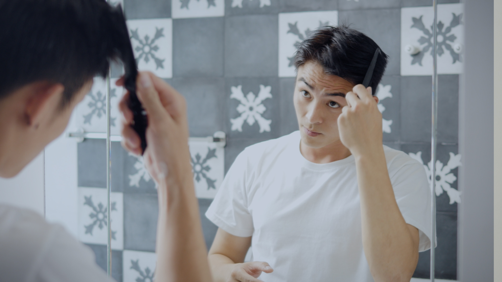 phong do quy ong - elle man feature