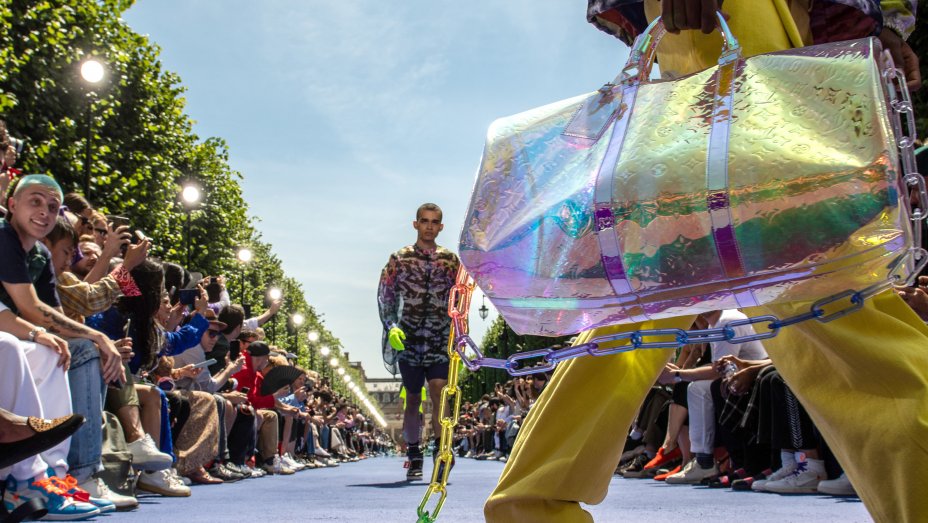virgil abloh - bst louis vuitton SS 2019 - elle man feature. Ảnh: Peter White/Getty Images
