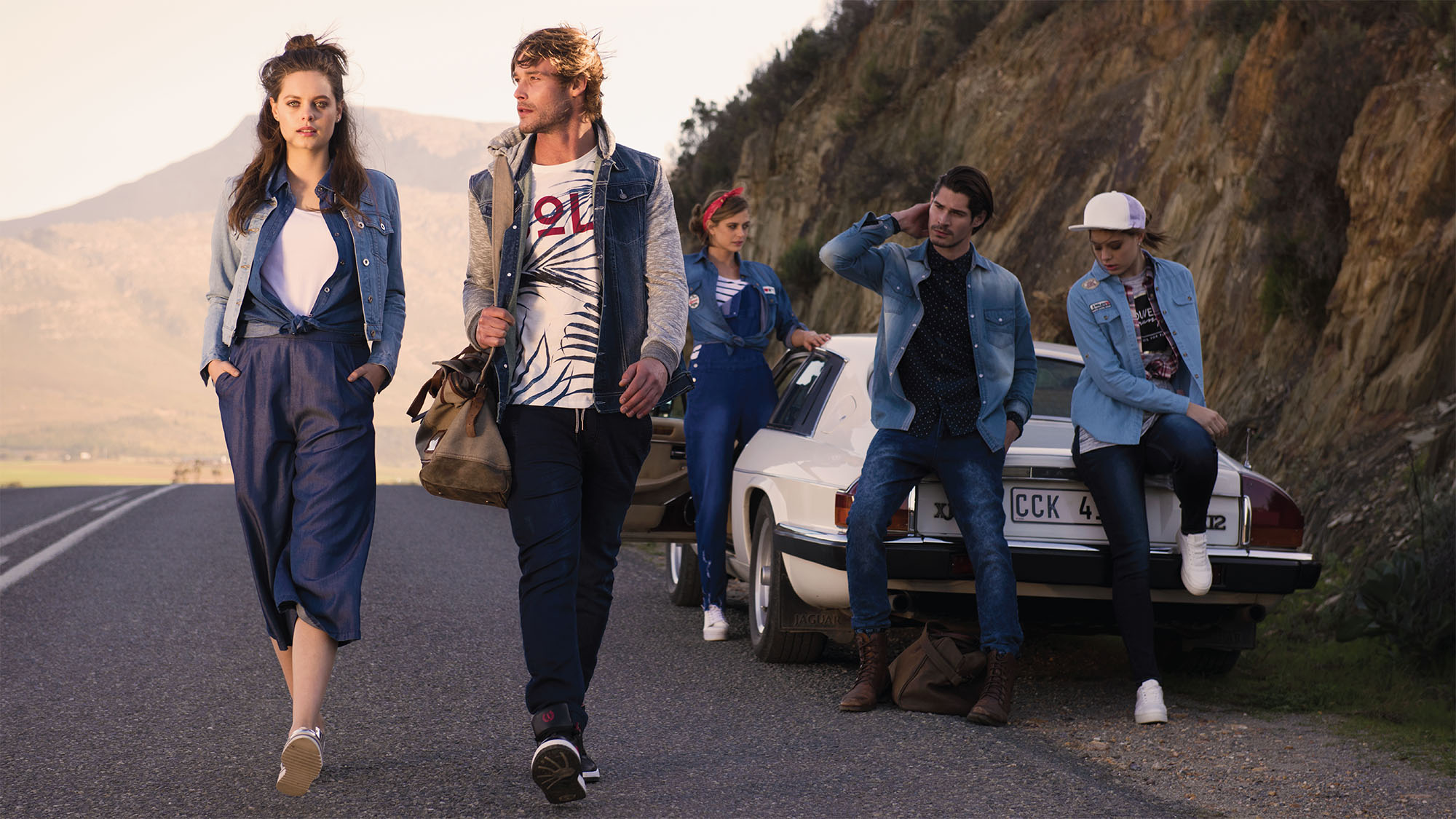 phong cách double denim feature - elle man