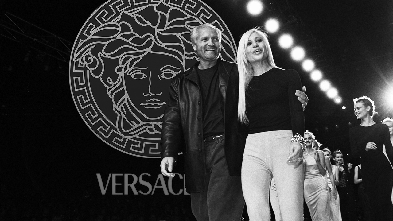 logo thuong hieu versace - elle man feature