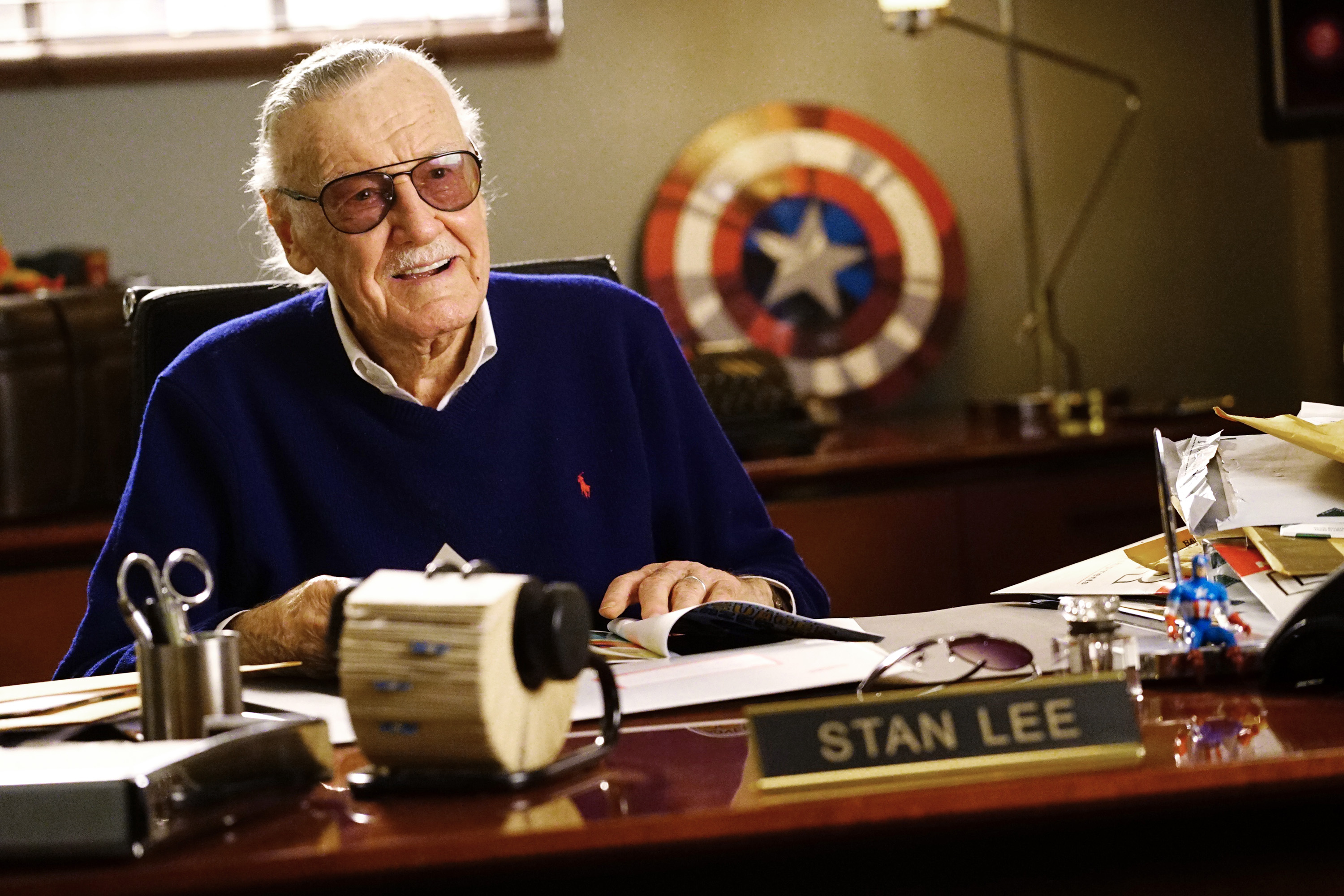tac gia stan lee - elle man