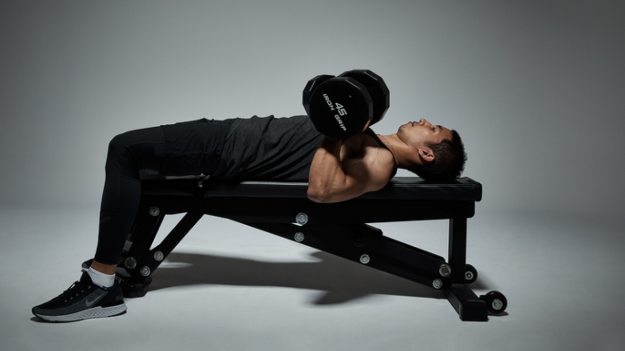 bai tap nguc bench press - elle man feature 1