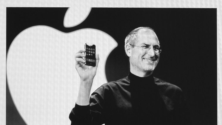 Steve Jobs - elle man featured image