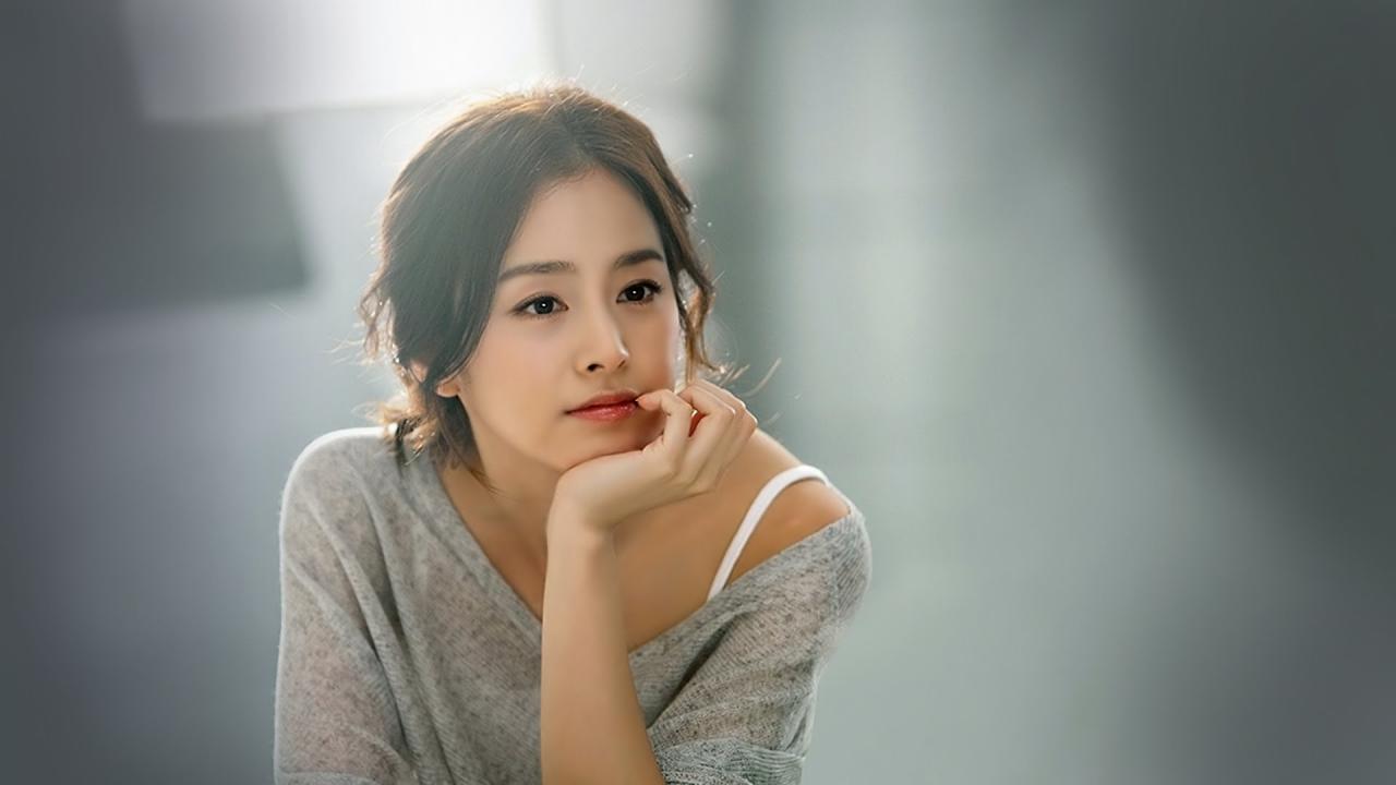 Kim Tae Hee - elle man featured image