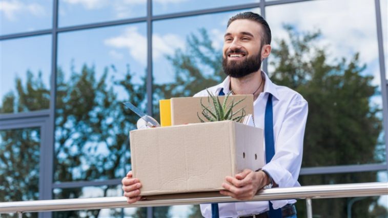 thay đổi công việc-chàng trai đang nghỉ việc
