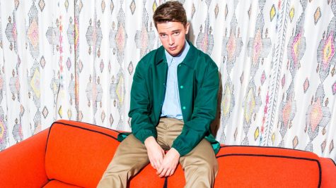 dien vien Patrick Schwarzenegger anh bia