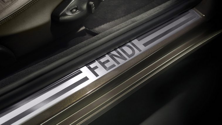 logo thương hiệu xa xỉ fendi feature