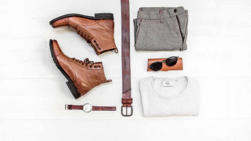 Giày boots nam ELLE Man chụp set up trang phục