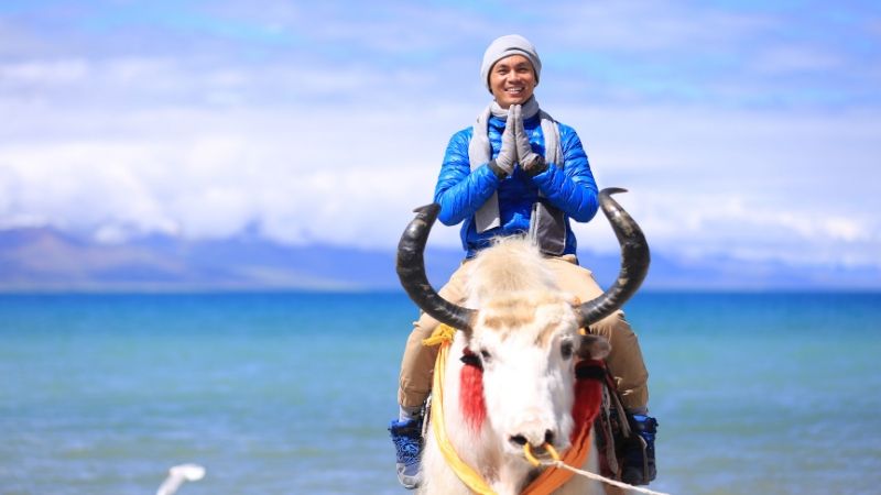 travel blogger tam bui - elle man feature 1