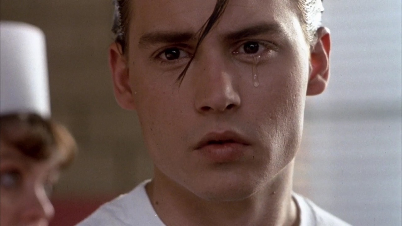 cam thay met moi khi khoc - johnny depp cry - elle man