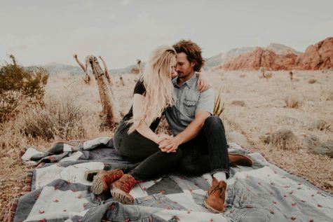 đàn ông nhân mã trong tình yêu - cặp đôi đi picnic
