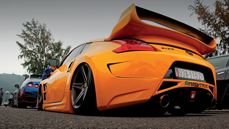 xe the thao nhat ban Nissan 370Z - elle man feature