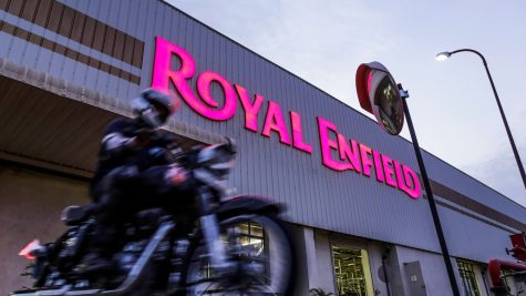 royal-enfield-logo-thuong-hieu-elle-man-cover