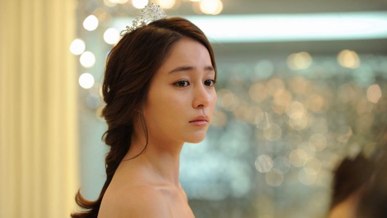 sinh nhật nữ diễn viên lee min jung feature elle man