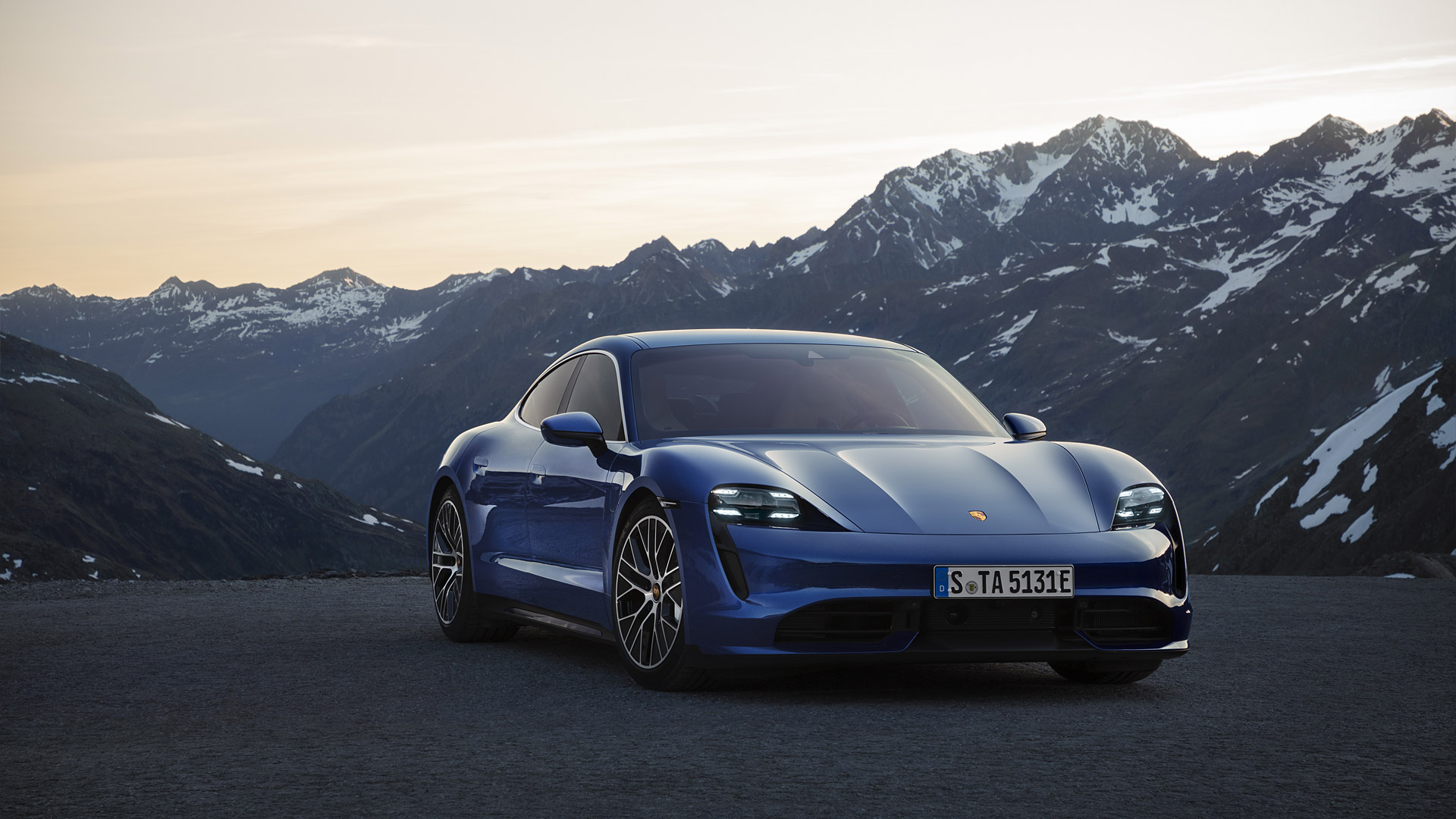 5_xe hoi dien_porsche taycan_elle man_0320