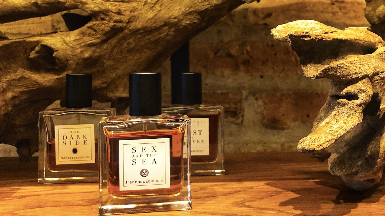 bìa viinriic niche perfume