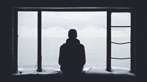 chuyen hen ho bong lung nguoi dan ong nhin ra cua so - elle man