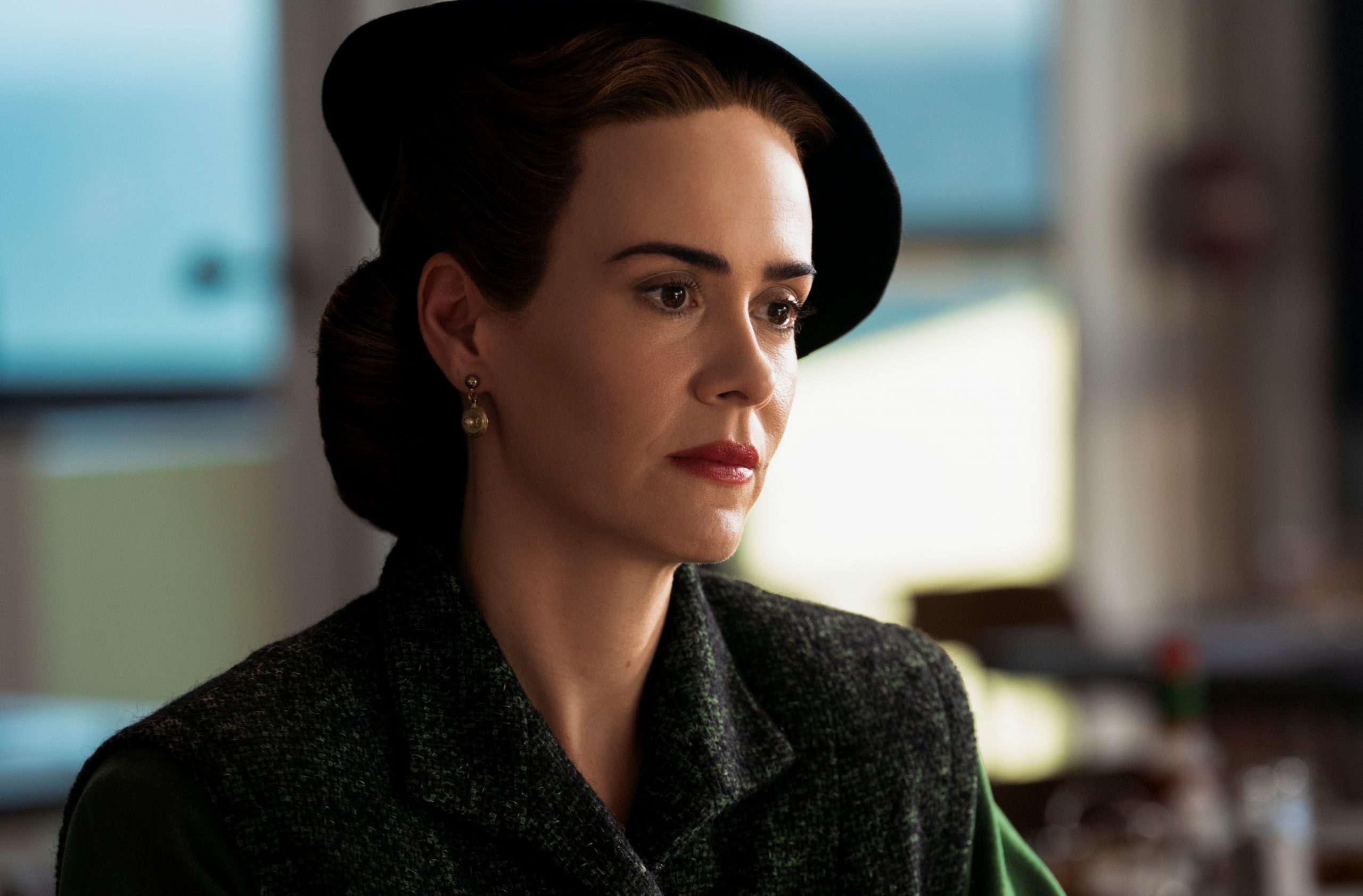 Review phim Ratched Khi ác quỷ đội lốt thiên thần ELLE Man