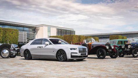 Rolls-Royce Vintage Ghost va New Ghost 2020 - elle man cover 1