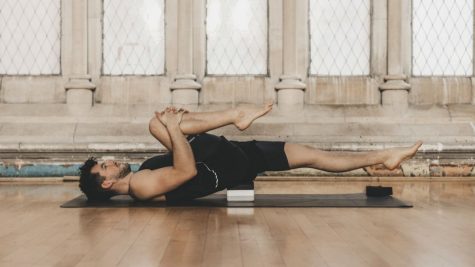 bai tap yoga bo tro chay bo - elle man cover 1