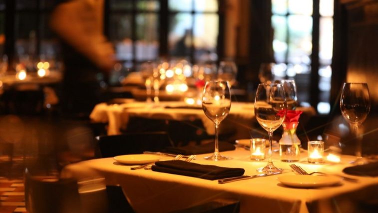 Quy tắc ăn uống trên bàn tiệc