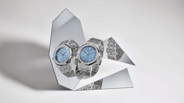 Thiết kế biểu tượng Royal Oak kỷ niệm 50 năm ra mắt