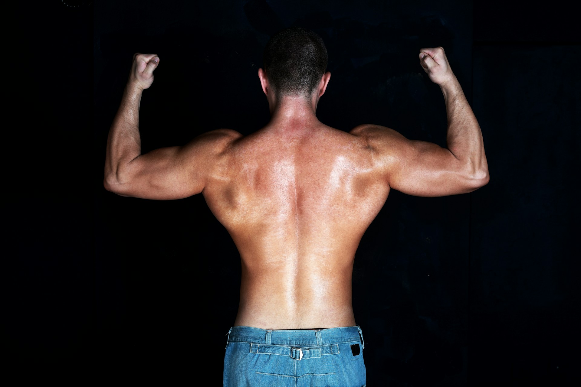 tập gym, đau lưng, tư thế ngồi 