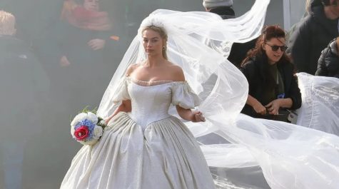 Review “Đồi gió hú”: Khi bi kịch kinh điển khoác lên diện mạo mới