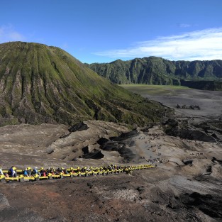 Thăm núi lửa Bromo khi du lịch Indonesia