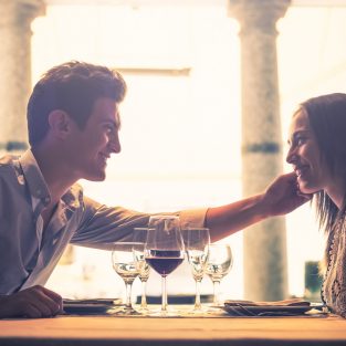 Cách gây ấn tượng với nàng trong buổi hẹn hò đầu tiên