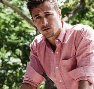 Chuẩn men mới dám diện phong cách thời trang màu hồng